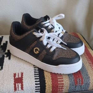 Stylish Women's Sneakers with Gold Accents